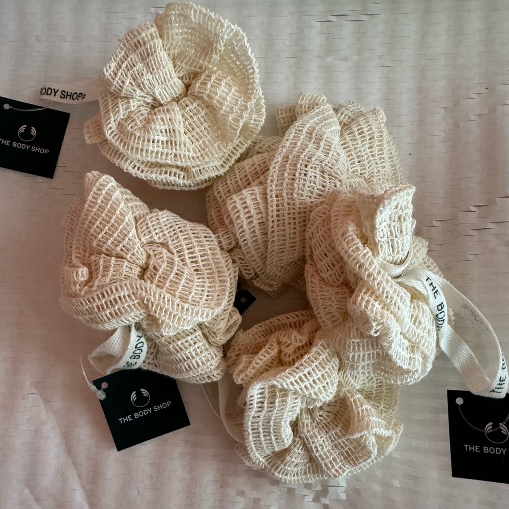 Set of 10! The body shop shower sponge. 10 sponges bundle